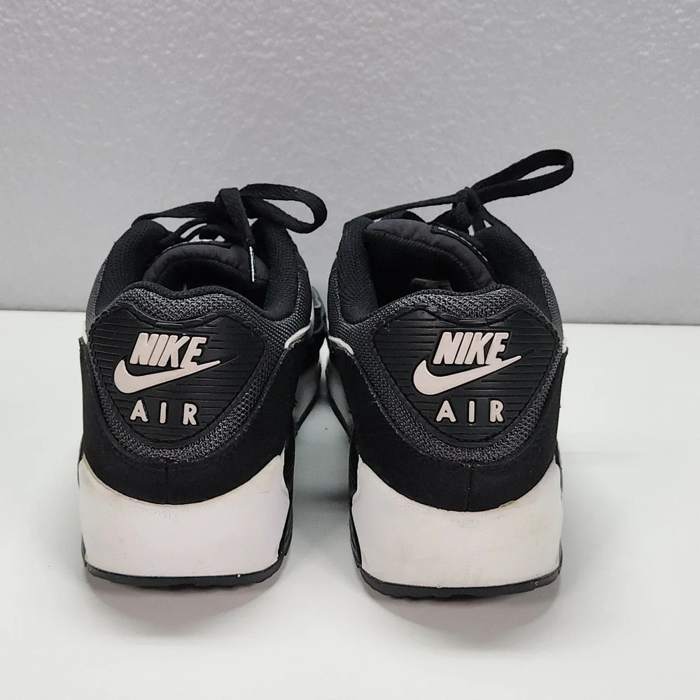 Nike Air Max 90 Men’s Sz 10 Low Top Lace-Up Sneakers Black/White/Gray CN8490-002